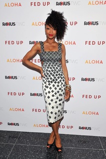 Yaya DaCosta feet photo thumbnail