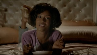 Yaya DaCosta feet photo thumbnail