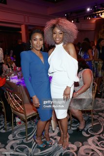 Yaya DaCosta feet photo thumbnail