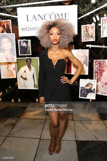 Yaya DaCosta feet photo thumbnail