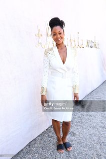 Yaya DaCosta feet photo thumbnail