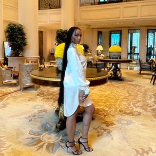 Yaya DaCosta feet photo thumbnail