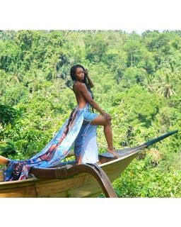 Yaya DaCosta feet photo thumbnail