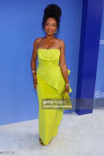Yaya DaCosta feet photo 1