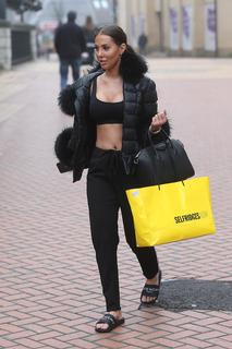 Yazmin Oukhellou feet photo 9
