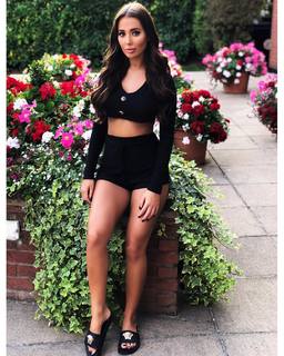 Yazmin Oukhellou feet photo 1