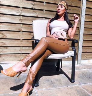 Yazmin Oukhellou feet photo 2