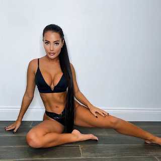 Yazmin Oukhellou feet photo 7