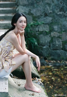 Ye Zhou feet photo 19