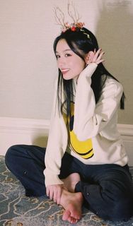Ye Zhou feet photo 13