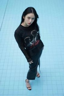 Ye Zhou feet photo 11