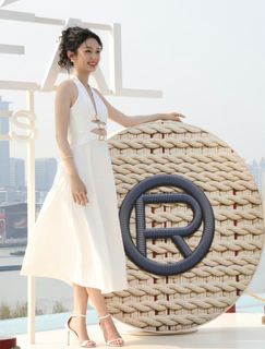Ye Zhou feet photo 1