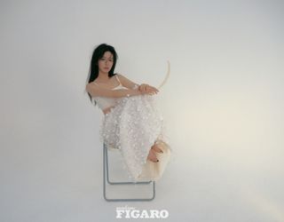 Ye Zhou feet photo 4