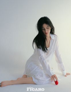 Ye Zhou feet photo 2