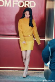 Ye Zhou feet photo 19