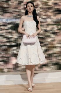 Ye Zhou feet photo 4