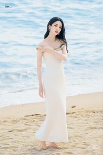 Ye Zhou feet photo 17