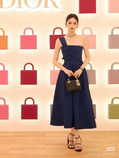 Ye Zhou feet photo 14