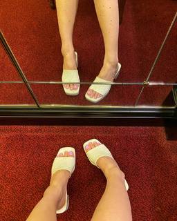 Ye-seul Han feet photo 10