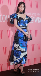 Ye-seul Han feet photo 3