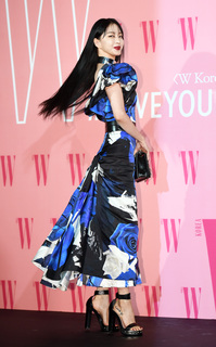 Ye-seul Han feet photo 19