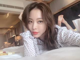 Ye-seul Han feet photo 11