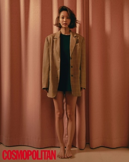 Ye-seul Han feet photo 10