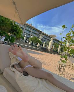 Ye-seul Han feet photo 16