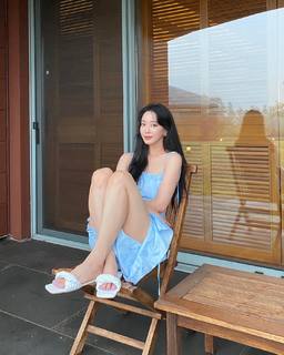 Ye-seul Han feet photo 3