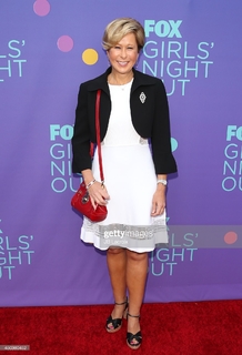 Yeardley Smith feet photo 5