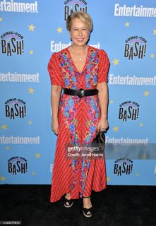 Yeardley Smith feet photo 3