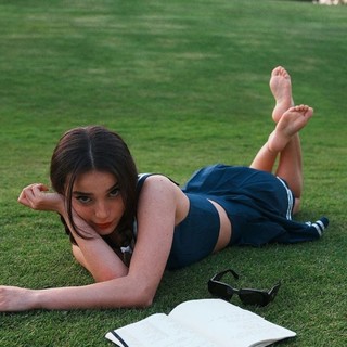 Yeliz Korkmaz feet photo 2