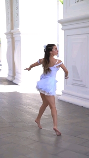 Yeliz Korkmaz feet photo 2