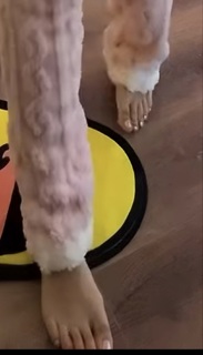 Yeliz Korkmaz feet photo 19