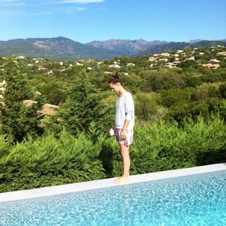 Yelle feet photo 18