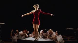 Yelle feet photo 4