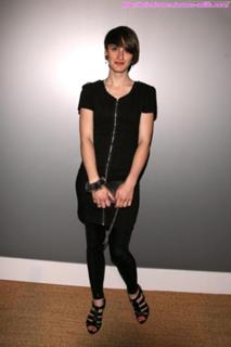Yelle feet photo 9
