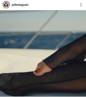 Yelle feet photo 1