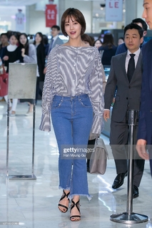 Yeon-Seo Oh feet photo 19