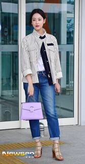 Yeon-Seo Oh feet photo 9