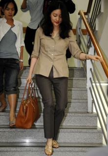Yeong-ae Lee feet photo 1