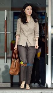 Yeong-ae Lee feet photo 20