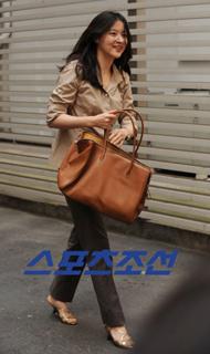 Yeong-ae Lee feet photo 11