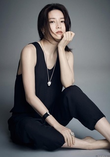 Yeong-ae Lee feet photo 16