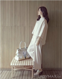 Yeong-ae Lee feet photo 12
