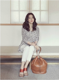 Yeong-ae Lee feet photo 9