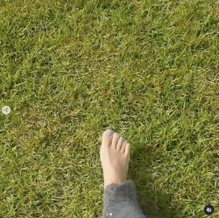 Yeong-ae Lee feet photo 2