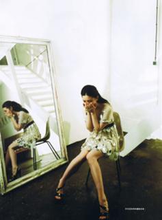 Yeong-ae Lee feet photo 2