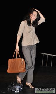Yeong-ae Lee feet photo 18