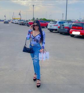 Yeri Mua feet photo thumbnail